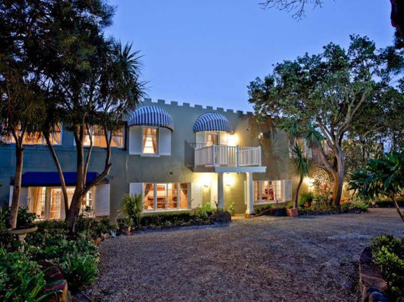 The Castle - Villa By The Sea Cowes Exterior photo